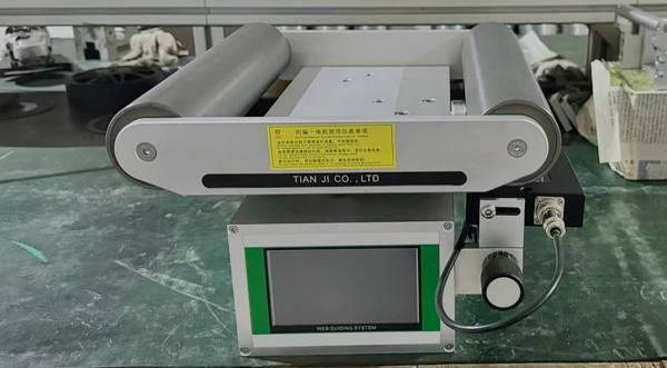 制袋機收放卷偏離?糾偏機助您解決難題 制袋機收放卷偏離?糾偏機助您解決難題